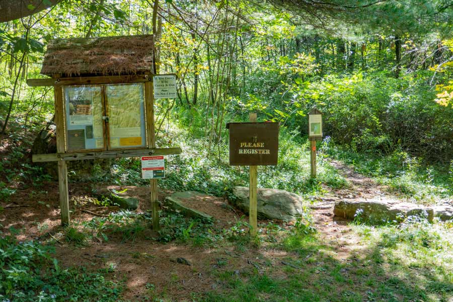 Parking area for Big Pond at one of the trailheads to the the Touch-Me-Not trail 