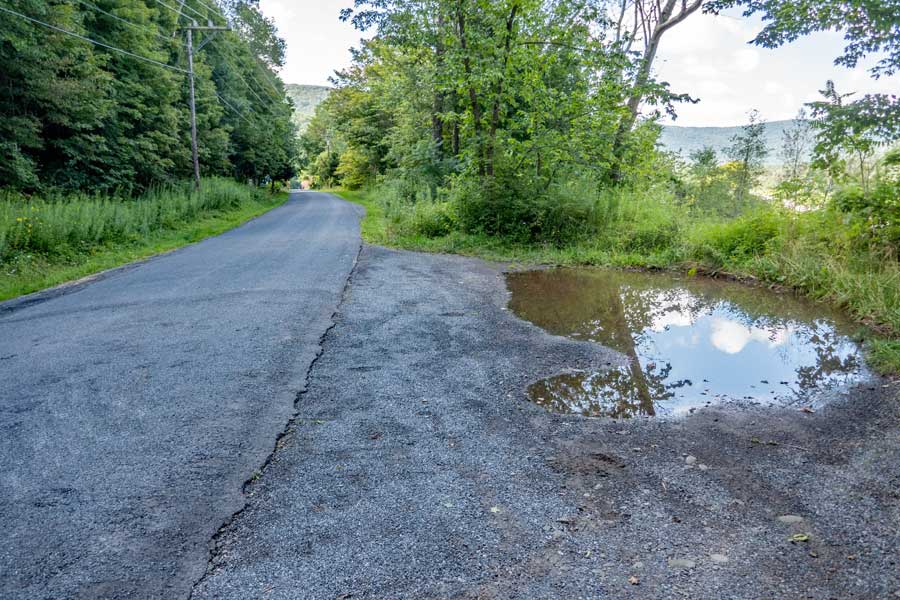 South Side Road parking for the Dry Brook Ridge Trail