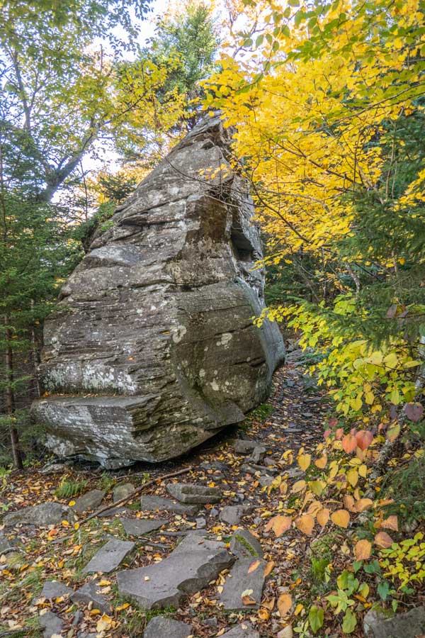 very large boulder on the Devil's Path below Twin Mtn