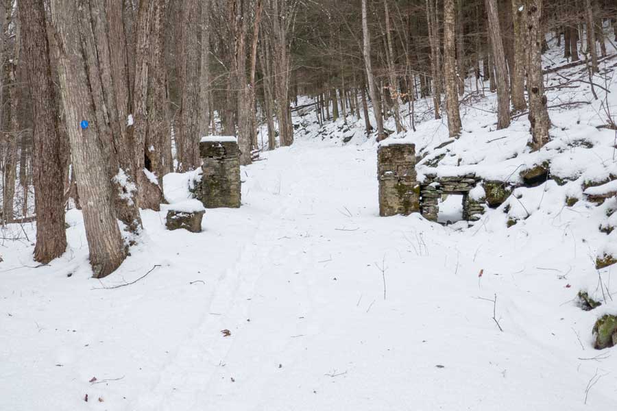Rochester Hollow driveway stone pillars