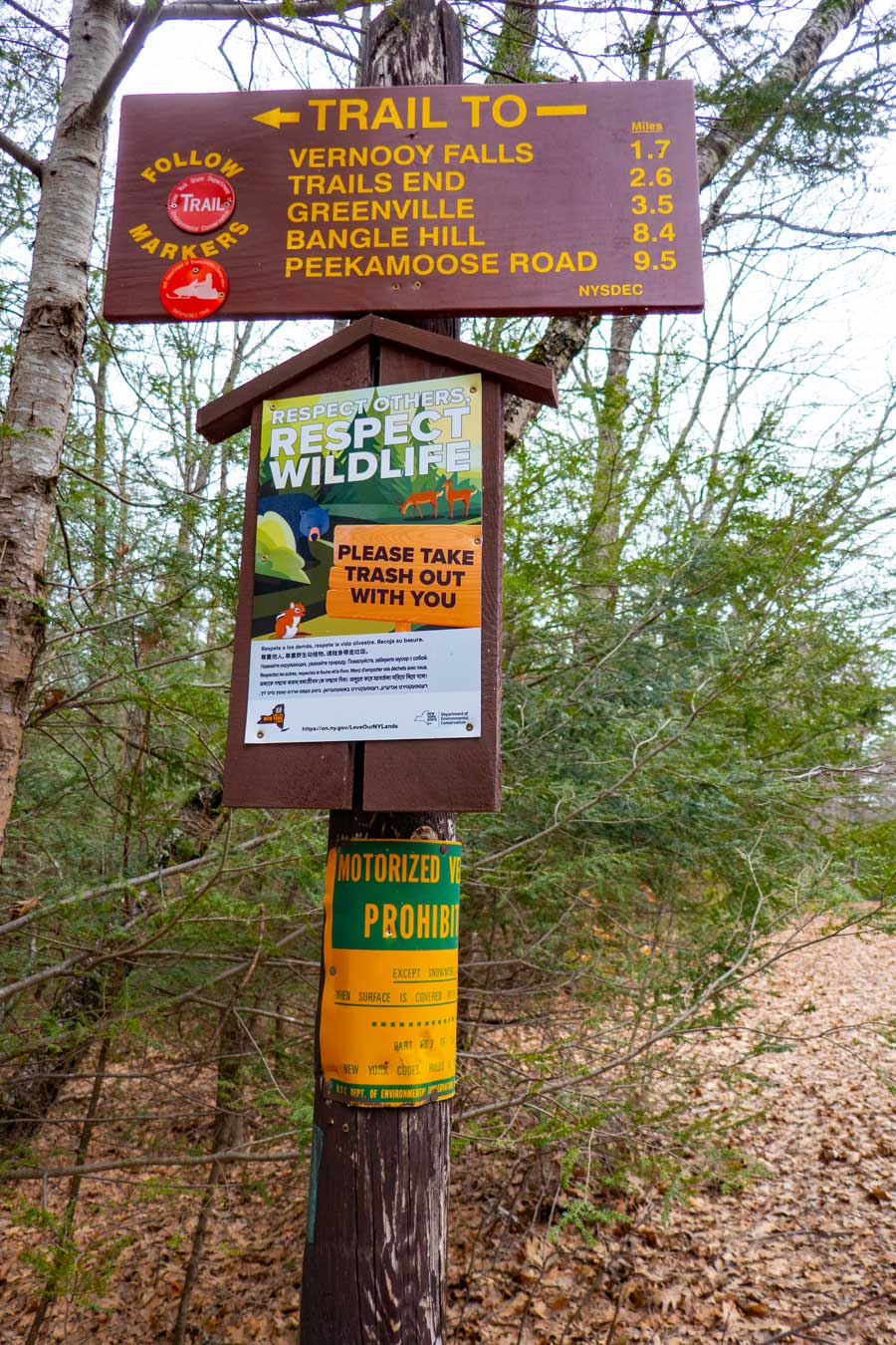 Trail mileage sign at the Trail head for Upper Cherrytown Trail (east)