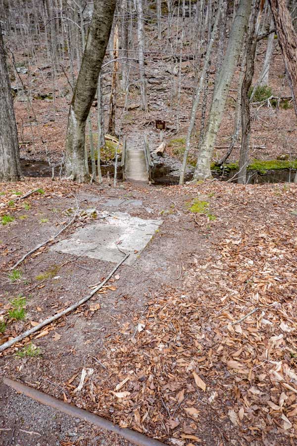 Bridge and registration box for the hike to Hunter Mountain
