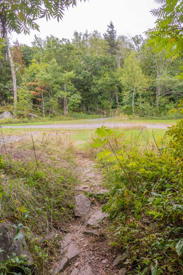 trail junction in North-South Lake on the Escarpment Trail in the catskill mountains